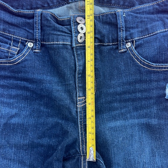 👖Torrid Premium Blue Denim Mid Rise Stretchy Distressed Jegging👖 - Picture 15 of 16